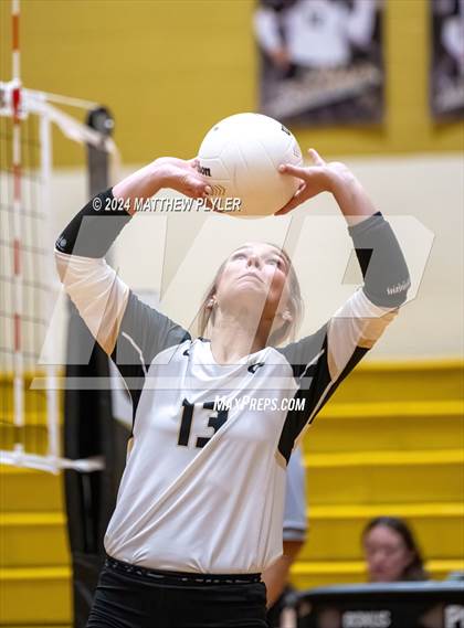 Thumbnail 2 in Cleveland vs Gray's Creek (NCHSAA 4A Second Round) photogallery.