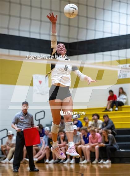 Thumbnail 3 in Cleveland vs Gray's Creek (NCHSAA 4A Second Round) photogallery.