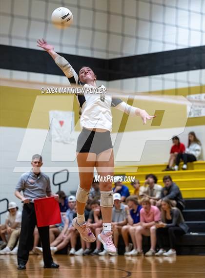 Thumbnail 2 in Cleveland vs Gray's Creek (NCHSAA 4A Second Round) photogallery.