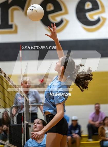 Thumbnail 2 in Cleveland vs Gray's Creek (NCHSAA 4A Second Round) photogallery.