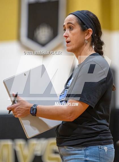 Thumbnail 2 in Cleveland vs Gray's Creek (NCHSAA 4A Second Round) photogallery.