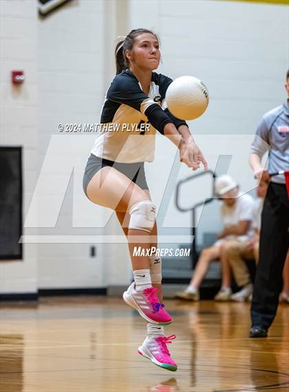 Thumbnail 2 in Cleveland vs Gray's Creek (NCHSAA 4A Second Round) photogallery.