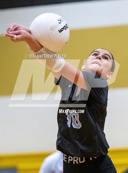 Thumbnail 1 in Cleveland vs Gray's Creek (NCHSAA 4A Second Round) photogallery.