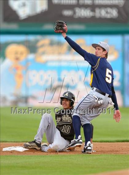 Thumbnail 2 in Arroyo Valley vs Carter (County Clash) photogallery.