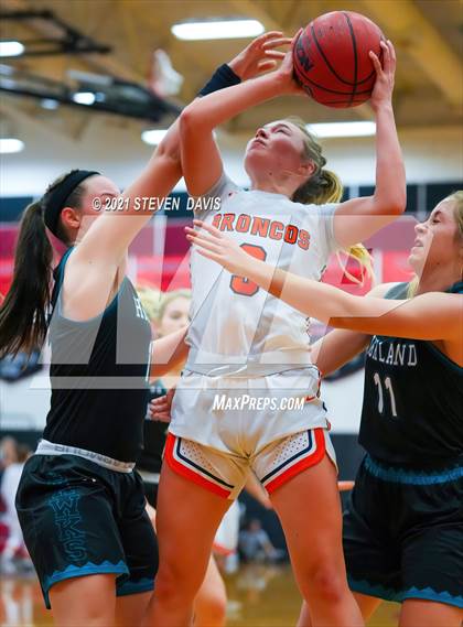 Thumbnail 3 in Poston Butte vs. Highland (Lady Blackhawk Invitational) photogallery.