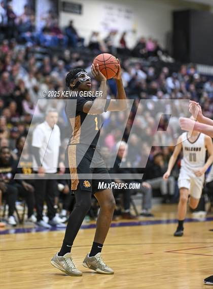 Thumbnail 3 in West Allis Central vs. Westosha Central (WIAA Division 1 Third Round) photogallery.