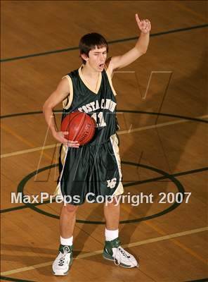 Thumbnail 2 in La Costa Canyon vs. Loyola (Torrey Pines Holiday Prep Classic) photogallery.