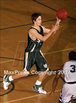 Thumbnail 2 in La Costa Canyon vs. Loyola (Torrey Pines Holiday Prep Classic) photogallery.