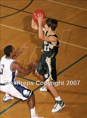 Thumbnail 1 in La Costa Canyon vs. Loyola (Torrey Pines Holiday Prep Classic) photogallery.
