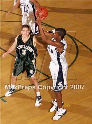 Thumbnail 1 in La Costa Canyon vs. Loyola (Torrey Pines Holiday Prep Classic) photogallery.