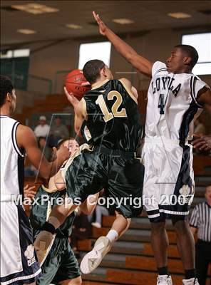 Thumbnail 1 in La Costa Canyon vs. Loyola (Torrey Pines Holiday Prep Classic) photogallery.