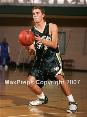 Thumbnail 3 in La Costa Canyon vs. Loyola (Torrey Pines Holiday Prep Classic) photogallery.