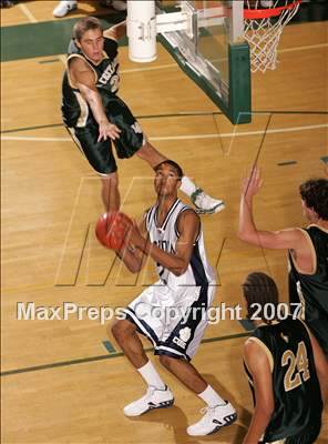 Thumbnail 3 in La Costa Canyon vs. Loyola (Torrey Pines Holiday Prep Classic) photogallery.