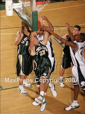 Thumbnail 2 in La Costa Canyon vs. Loyola (Torrey Pines Holiday Prep Classic) photogallery.