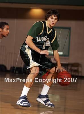 Thumbnail 1 in La Costa Canyon vs. Loyola (Torrey Pines Holiday Prep Classic) photogallery.