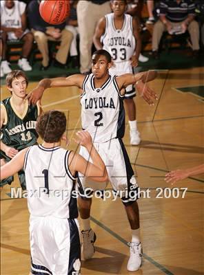 Thumbnail 2 in La Costa Canyon vs. Loyola (Torrey Pines Holiday Prep Classic) photogallery.