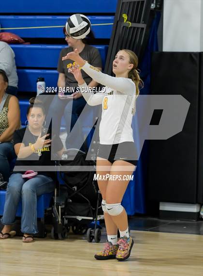 Thumbnail 1 in El Camino vs. Tanque Verde (Nike TOC Southwest) photogallery.