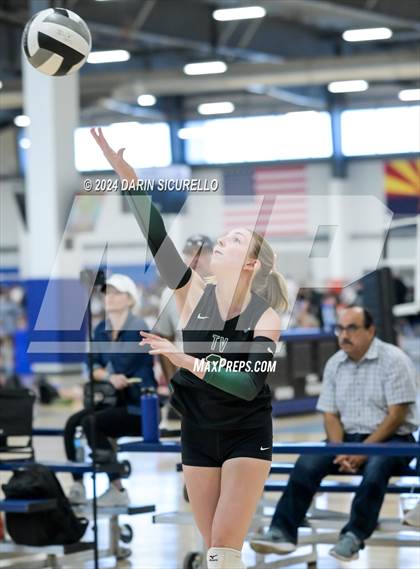 Thumbnail 1 in El Camino vs. Tanque Verde (Nike TOC Southwest) photogallery.