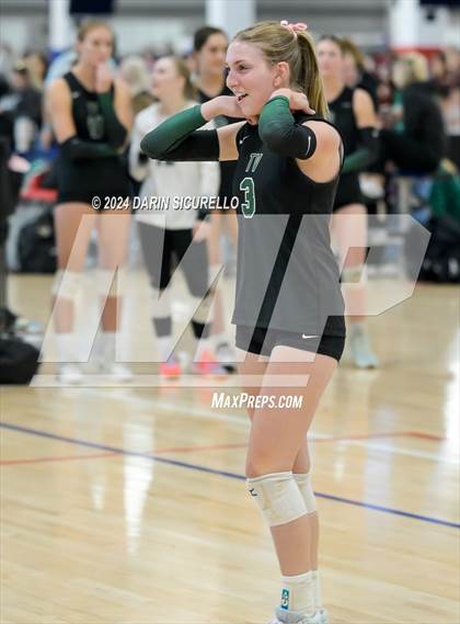 Thumbnail 2 in El Camino vs. Tanque Verde (Nike TOC Southwest) photogallery.