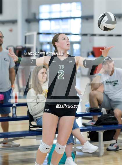 Thumbnail 2 in El Camino vs. Tanque Verde (Nike TOC Southwest) photogallery.