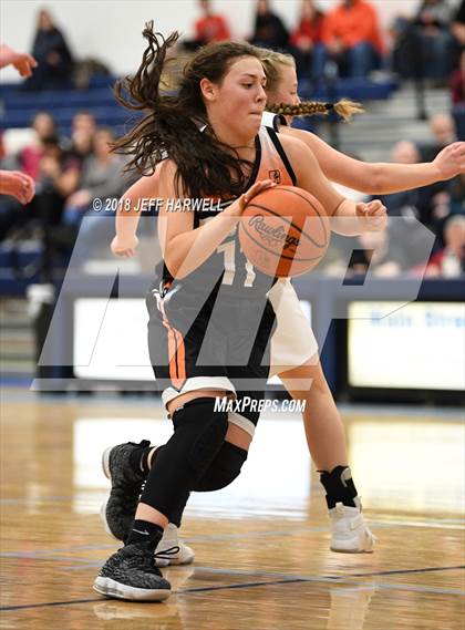 Thumbnail 1 in Louisville vs. Marlington photogallery.