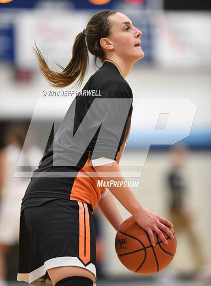 Thumbnail 1 in Louisville vs. Marlington photogallery.
