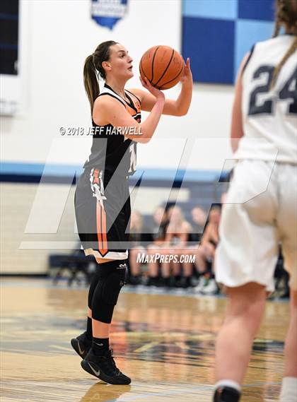 Thumbnail 3 in Louisville vs. Marlington photogallery.
