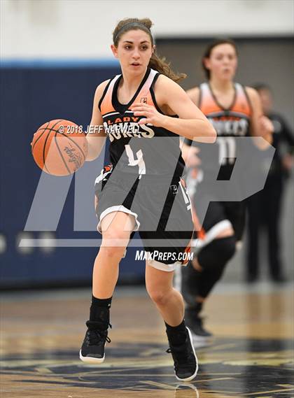 Thumbnail 3 in Louisville vs. Marlington photogallery.