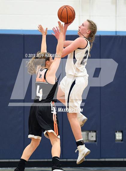 Thumbnail 1 in Louisville vs. Marlington photogallery.