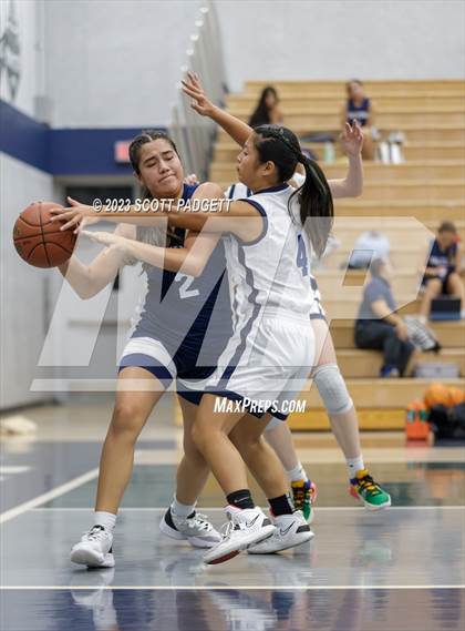 Thumbnail 1 in Aquinas @ Chaparral photogallery.
