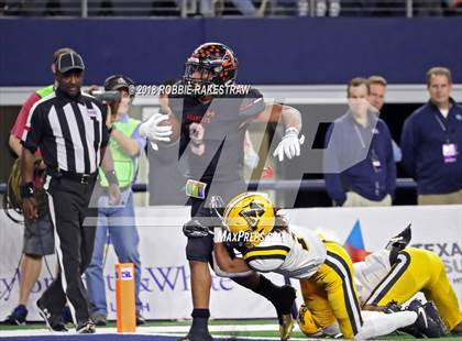 Thumbnail 3 in Aledo vs. Fort Bend Marshall (UIL 5A Division 2 Championship) photogallery.