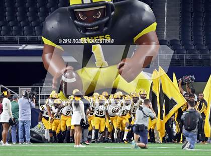 Thumbnail 1 in Aledo vs. Fort Bend Marshall (UIL 5A Division 2 Championship) photogallery.