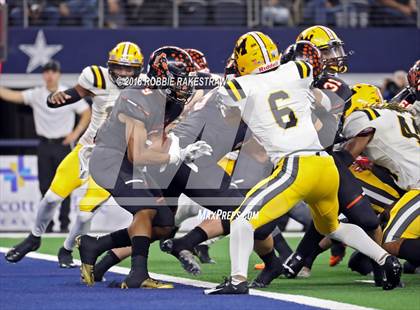 Thumbnail 2 in Aledo vs. Fort Bend Marshall (UIL 5A Division 2 Championship) photogallery.
