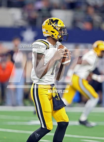 Thumbnail 3 in Aledo vs. Fort Bend Marshall (UIL 5A Division 2 Championship) photogallery.