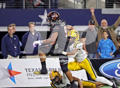 Thumbnail 1 in Aledo vs. Fort Bend Marshall (UIL 5A Division 2 Championship) photogallery.