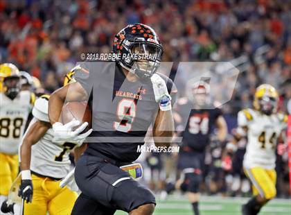 Thumbnail 3 in Aledo vs. Fort Bend Marshall (UIL 5A Division 2 Championship) photogallery.