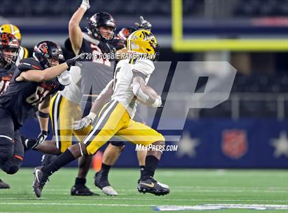 Thumbnail 3 in Aledo vs. Fort Bend Marshall (UIL 5A Division 2 Championship) photogallery.