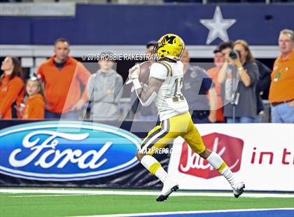 Thumbnail 3 in Aledo vs. Fort Bend Marshall (UIL 5A Division 2 Championship) photogallery.