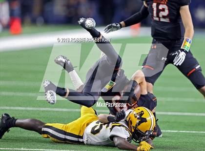 Thumbnail 3 in Aledo vs. Fort Bend Marshall (UIL 5A Division 2 Championship) photogallery.