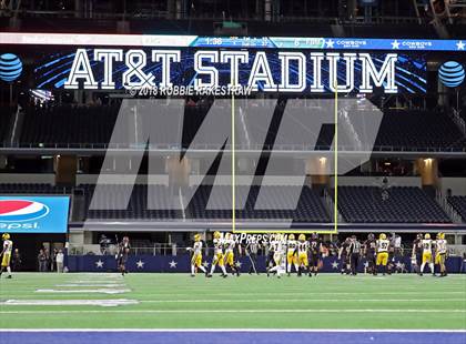 Thumbnail 3 in Aledo vs. Fort Bend Marshall (UIL 5A Division 2 Championship) photogallery.