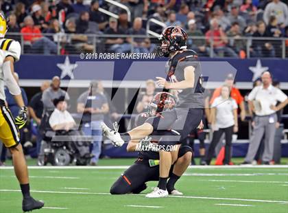 Thumbnail 1 in Aledo vs. Fort Bend Marshall (UIL 5A Division 2 Championship) photogallery.