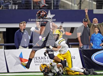 Thumbnail 2 in Aledo vs. Fort Bend Marshall (UIL 5A Division 2 Championship) photogallery.