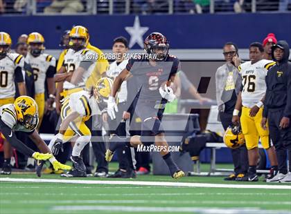 Thumbnail 3 in Aledo vs. Fort Bend Marshall (UIL 5A Division 2 Championship) photogallery.