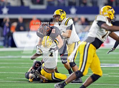 Thumbnail 2 in Aledo vs. Fort Bend Marshall (UIL 5A Division 2 Championship) photogallery.