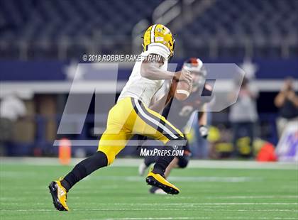 Thumbnail 3 in Aledo vs. Fort Bend Marshall (UIL 5A Division 2 Championship) photogallery.