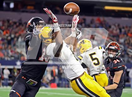 Thumbnail 3 in Aledo vs. Fort Bend Marshall (UIL 5A Division 2 Championship) photogallery.