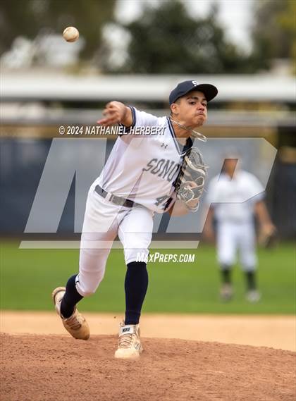 Thumbnail 1 in Fullerton vs Sonora photogallery.