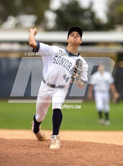 Thumbnail 3 in Fullerton vs Sonora photogallery.