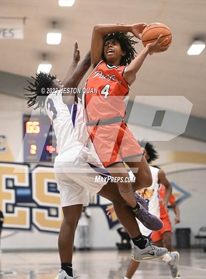 Thumbnail 2 in Lynwood vs. Pacifica Christian/Orange County (MLK Classic) photogallery.