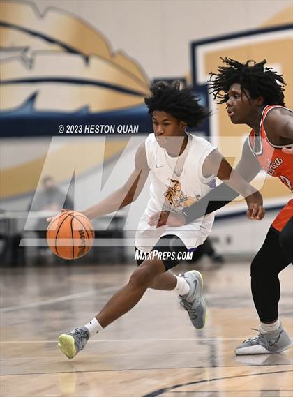 Thumbnail 2 in Lynwood vs. Pacifica Christian/Orange County (MLK Classic) photogallery.